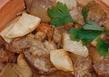 Guiso de ternera con cebollitas confitadas Guiso de ternera con cebollitas confitadas